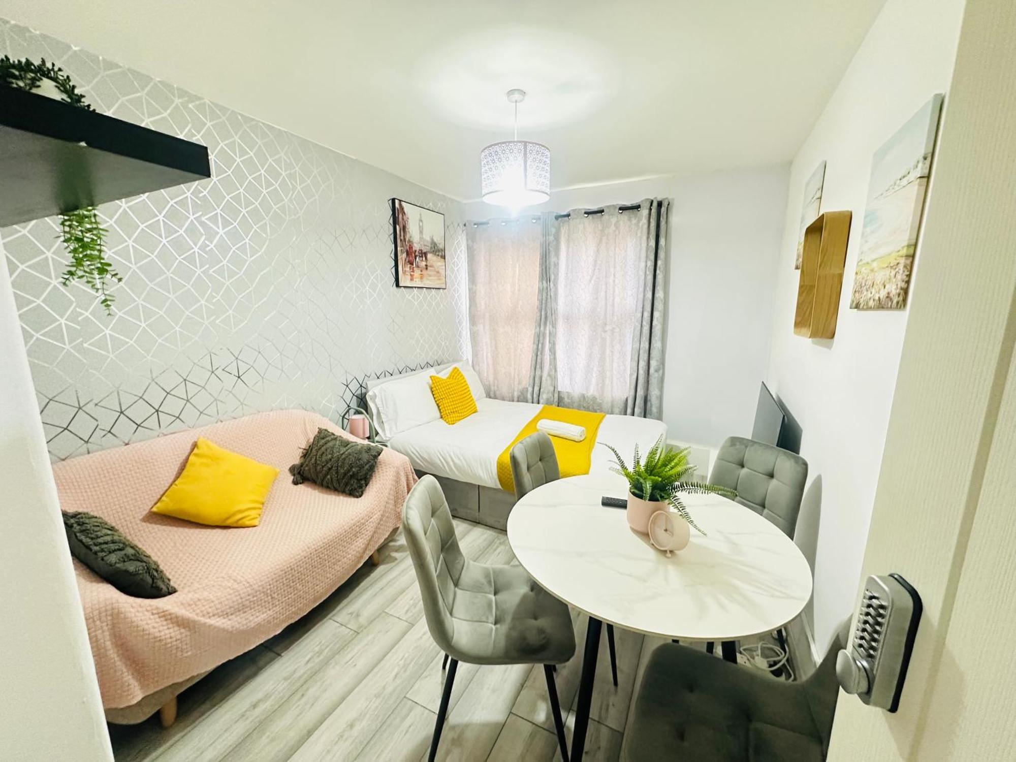 Apartament Flat In Aldgate East, *