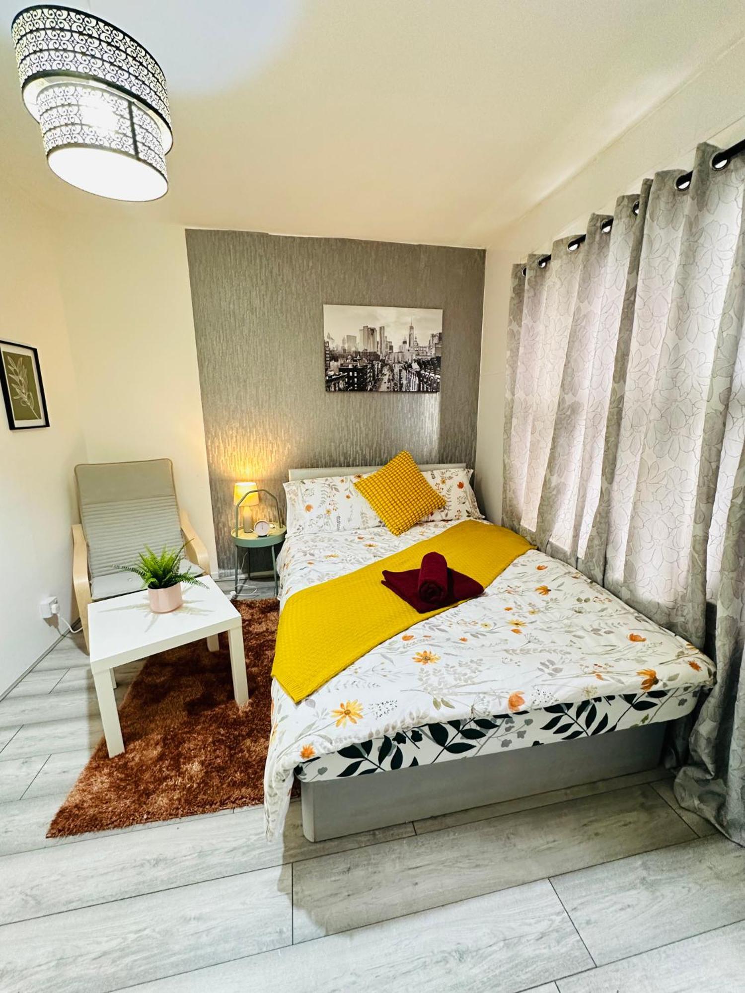 Appartamento Flat In Aldgate East, Londra